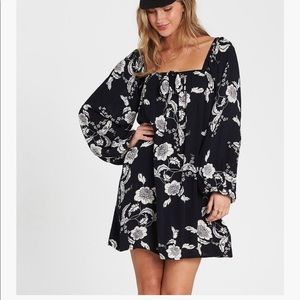 NWT Billabong dress Sz M Retail $54.95